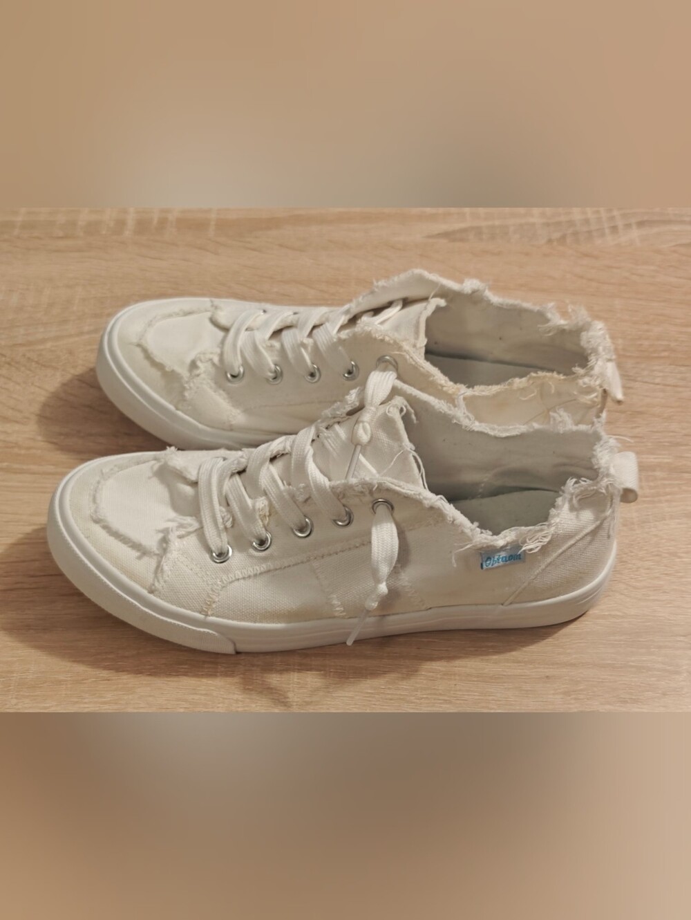 Obtaom Women’s 8 White Canvas Low Top Fashion Sneakers Casual Shoes